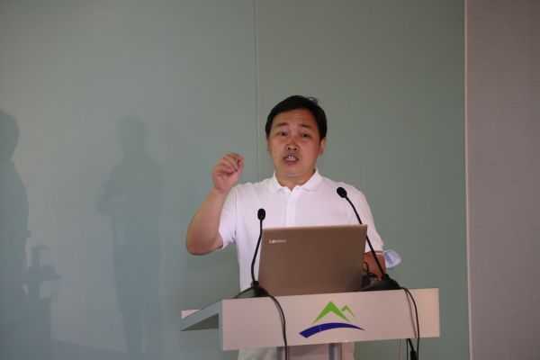 吴良成主任与学员热烈互动