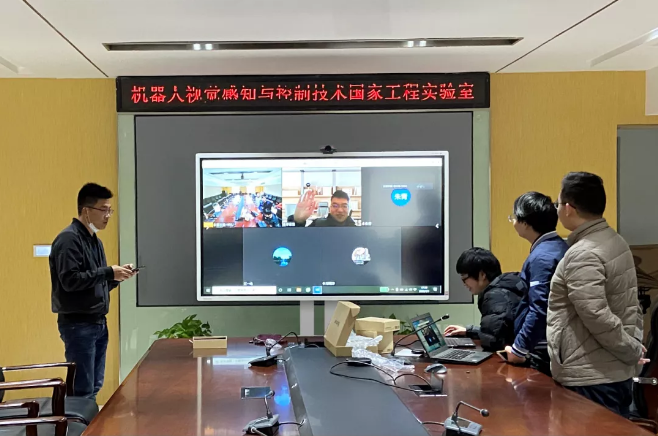 皓丽会议平板携手印度尼西亚大学，共建智慧课堂