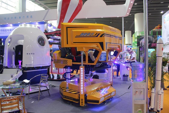 乌兰察布暑假好去处！银河幻影VR航天航空体验展亮相美食节！