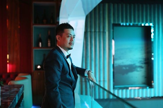 ������ʢ�ʱ������ܲü����ίԱ��ִ����ϯDecha Artid����˵����GCL ��ʢ�ʱ���������2021�����г���ս�������ǿ���սʤһ�С�����Ϊ��ʢ�ʱ����������Decha Artidʼ�ռ�֡�ΪͶ���ߴ����ֵ������ʢʹ�����ԡ���Ͷ�ʼ�ֵ�Ĵ����ߡ���Ϊ��ʢ��Ͷ�������Ͷ���ŶӼ��Ű���ȷ���ƹ��������ͻ��������ͻ����ͷ��ղ����ܻ�÷��ģ������������ӿ��ʱ����Decha Artid���Ƕ���ǧ���ص�������GCL��������粨�ĸ��ӷ���֮�ꡣ  1.jpg ������Ϥ��Decha Artid��2018�꼴������GCL���������˾������һ��ʱ���ƾ����רҵ���쵼��������ߵ��˸�������GCL�Ƽ������˹�˾�ڲ����ģ�����������ίԱ�ᣬ����2020���ѡ��ΪGAAϵ�в�Ʒִ����ϯ;���⻹���12λִ�ж���ȫƱͨ���Ƴ���������ܾ�LFSA�췢��Ӫ����֤��ͬʱ�г���ע�ȼ��Ͽɶȷǳ��ߵĽ������Ʋ�Ʒ������ʽ��ع������ȶ��ԵĽ�����ʽ�����µ���Ӫ�����GAA1.0�������Ʋ�Ʒ����������ø������������������Ƚܳ���ҵ�Ҵ󽱡���������������ҵ�Ҵ������޳�����ҵ���Լ����޳���Ʒ�ƴ󽱵ȡ�  ������2020�꣬���ע����ƽ����һ�꣬GCLִ���ܲ�Decha Artid ���ǳ˷����ˣ�����ն������������˵������һ����ҵ����ÿ��һ���������ų��ص�ʹ����ÿ�����һ���Ľ�ӡ�����������������±����ºۼ�����  ����������ʮ���Decha Artid��һ��Ӫ��ҵ��Աһ��һ�ŵĵ���ҵ��֮·�������˸м����ж����ж���  ��������������Ѫ���ȵ�������¡�2010�������ڷ�ʱ������Decha Artid̤����ǣ�����Ӫ��Ա������ҵ���������ѳ�Ϊ�ù�˾ҵ��ɳ��ٶ�����Ա����ͬ�걻��˾��Ϊȫ������Ա��֮һ��2012�걻��˾���ɵ��л�������չҵ��2013�걻�Ƽ���Ϊ���л������г��ܼ࣬2014��ѹ�˾���򵽹��ʻ���  2.jpg ������һ���ǿƼ���������ּ���ʱ����ƾ��ǰ������г�����������ḻ��Decha Artid���˵��г�����ȱ����˸�����ҵ�Ĺ�ע��2015�걻����FGC�����ӹ�˾hash365�����Ƽ�Ƹ��Ϊ��̫���г��ܼ࣬��Ҫ�ṩ���������ֻ�������оƬ�������������ֻ�����������Decha Artid��Ҫ������̫�����г����Ӱ��˿ͻ�Ⱥֱ��800���Ŷ�ֻ����һ��ʱ�䣬�����ڴ����漣��  ��������ʷ��Ҫ�ɾ�һ���ˣ����ȿ�����־�������ǡ��Իͳɾ��еĴ��ۣ�������Decha Artid�Գɳ����Ի�����2016����ر�������룬�������ֻ��Ҽ۸��ڷ�֮�꣬��30λ�����̱�Decha Artid�����ڴ�������ˣ���ҵ���������Decha Artid���г�����Ҳ��������ȫ��ȫ��ı����г�ʱ�̣��յ�����ĸ��˾һ�������������ʼ���˵����ĸ��˾��׼�����̣������ӹ�˾����ǣ�����к��㣬hash365�����������������̱����������ʵ�Ĺ�˾�Ʋ�����˾�޷�����ʵ������ת���������ֻ��ң�Decha Artid��ʱ�Դ��հף���ôΪ��ͻ�ȺѰ�ҳ�·����ʱ���һֱ���𾴵�Decha ArtidС�����Ѿ����Ŀڽг�ƭ�ӣ���ǧ�ȵȲ��������Decha Artid��û���٣����ŵ�ʹ�������α����������������ȥ���������������������������ͻ���װ����������������ڿ�2017����رҼ۸��������ţ��ɹ������ͻ�ת��Ϊӯ���ɹ����ۡ����ű�Ȧһ���˼����Decha Artid��ʱ��ѡ�������ˣ��뿪��Ȧ��  3.jpg ����2018�꣬�������������������ǧ���ٳ�������ʢ�ʱ����������˾��Decha Artid����İ���׳����֦������������׼������������廧�����г�����ʢ�ʱ����������˾һֱ������Ϊ�߶˿ͻ�Ⱥ�ṩ����ϵ�н��ڷ�������Ҫ��չ������г����򣬾������ظ��廧������������Decha Artid���г����񶴲�����GCL�����˺���λ�ã�Decha Artid��������Ȩ���밶��ܻ�������LFSAΪ����������������LFSA������GAAϵ�н��ڲ�Ʒ��Ӫ����֤��2020��LFSA��ʽ�䷢1����ԪΪ������GAAϵ�н������Ʋ�Ʒ��GAA1.0 ��ʽͶ���г������Ÿ��廧������Decha Artid����ʢ�ʱ���ͬ�����ǳ��󺣵�����!  ����2020�꣬ȫ��������Ӱ���һ�꣬GCL��ʢ�ʱ����������˾�Ƴ���GAA1.0ϵ�и�����г�����ͬ��������ͬ��GCLҲ�����������������Ӱ�����Ļ���˾֮һ�� Decha Artid���Ǽ����ڷ�̤ʵ����������ŶӼ���ǰ��������ǫ�������̬������Ӫ��֪ʶ��ϵ����������������Ŀ�괴�칫˾�����Ѽ���ӭ��ʱ�����µ��ٻ������ҵδ����չ��ƾ���������������������ŶӾ��Ϻ���������ͷ���������깤�����������ҵ���ش���˼ά˫�򻤺�����ҵ��Ӫ��չ��������ҵ��������ʹ��������ǰ��  ������ʷֻ���˼ᶨ�ߡ��ܽ��ߡ������ߣ�������ȴ���ԥ�ߡ�и���ߡ�η���ߡ��Ҹ��Ƿܶ������ģ���ͼ��ʵ�ɻ�͵ġ�����δ��Decha Artid������ʢ�ʱ�Я����д���ӻԻ͵Ĺ���ƪ�£���������˵ĲƸ��漣!.jpg