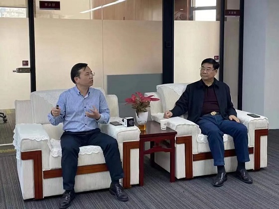 中国管理科学研究院顾问朱彦知一行前往中房集团考察