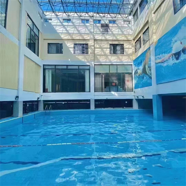 泳池.jpg