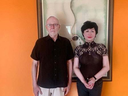 贝拉与“幸存者之歌”英译者，首席汉学家葛浩文.jpg