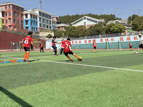 富乐三小 “贡嘎杯”校园足球班级联赛圆满落幕
